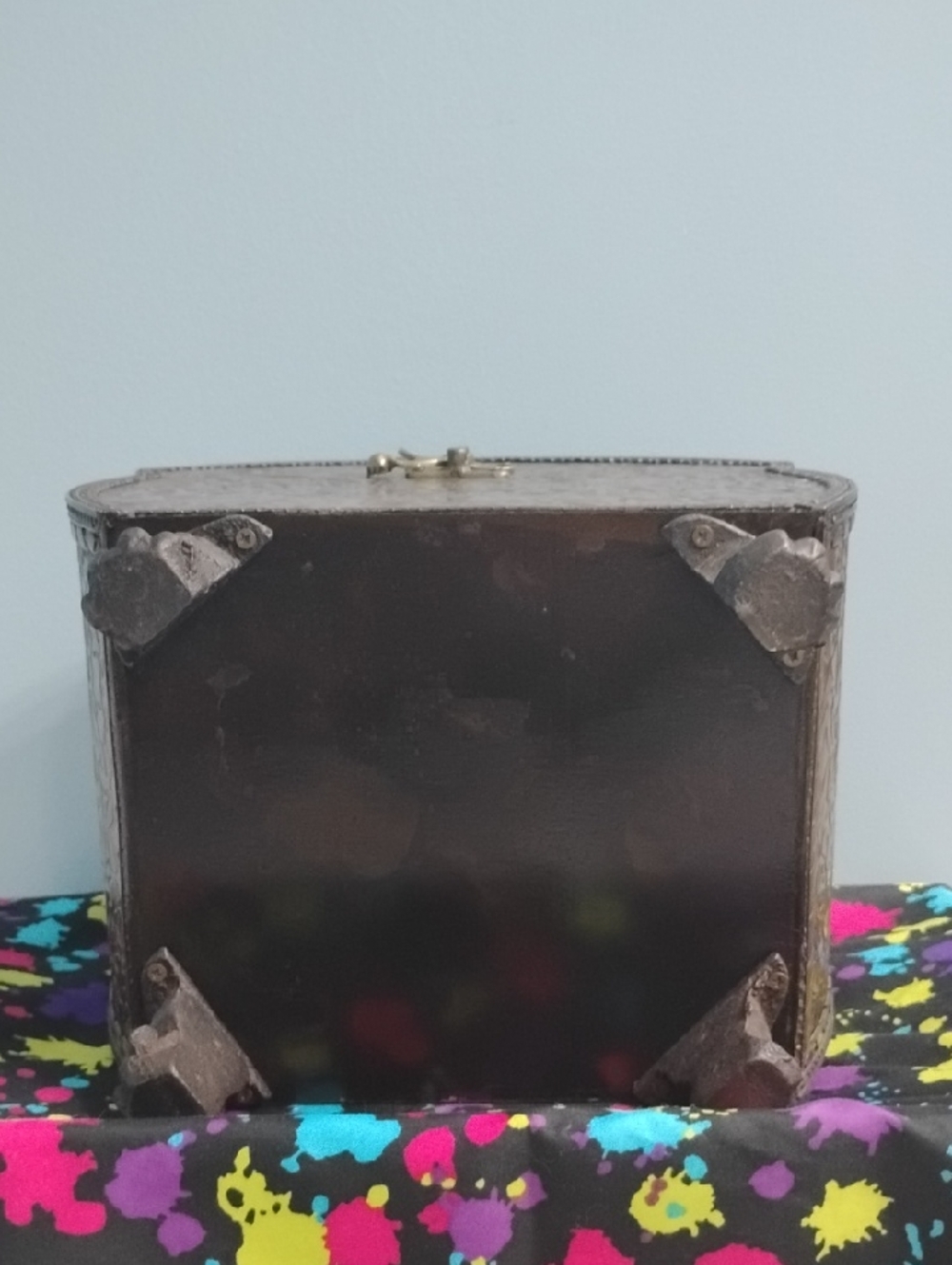 ⭐ Vintage Chinese Wooden Treasure Chest Keepsakes Box W/Brass Overlay - Picture 10 of 10